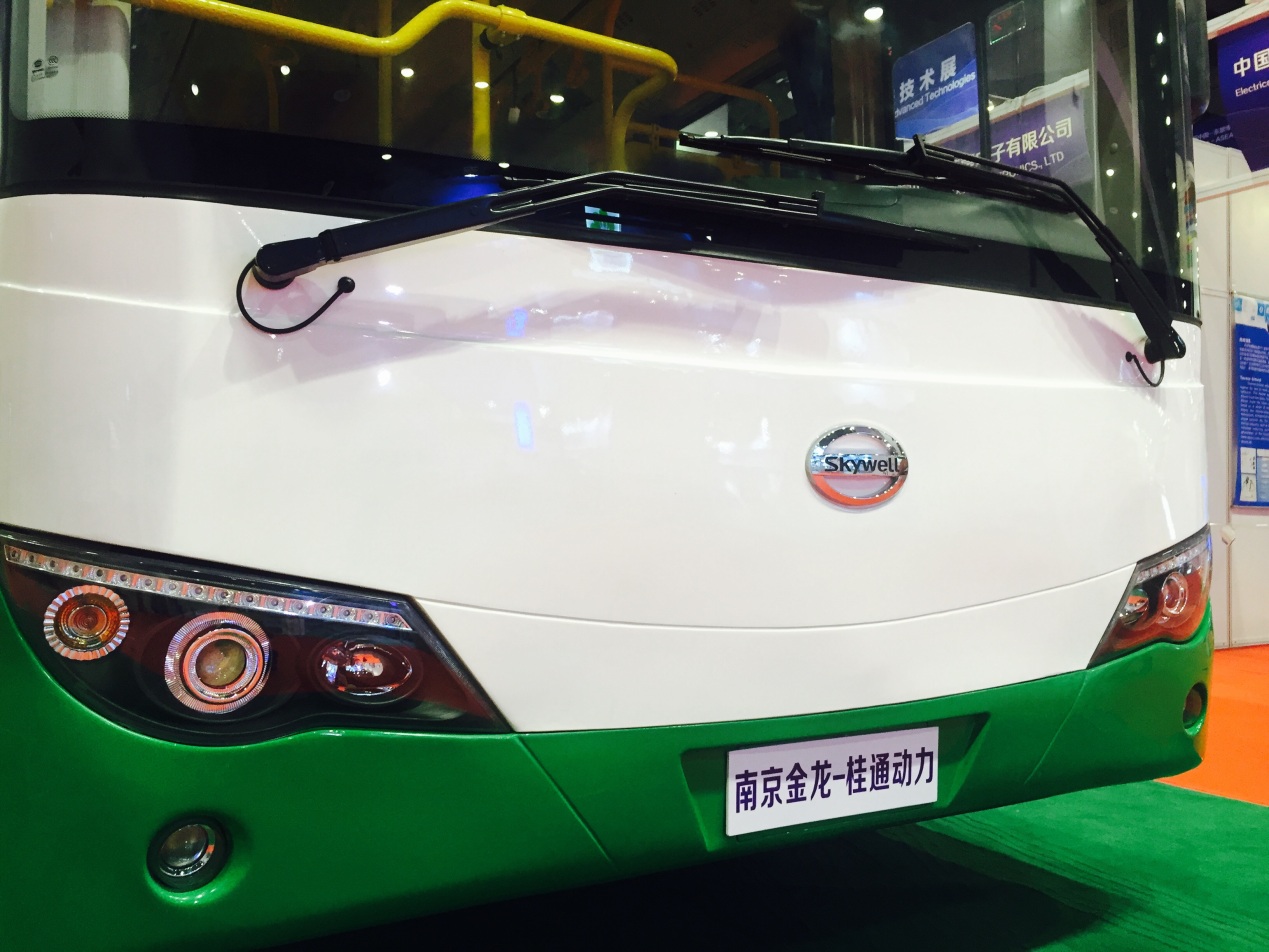 南京金龍“氫混燃氣（增程式）電動客車